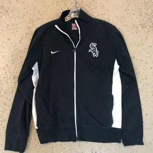 White Sox zip up